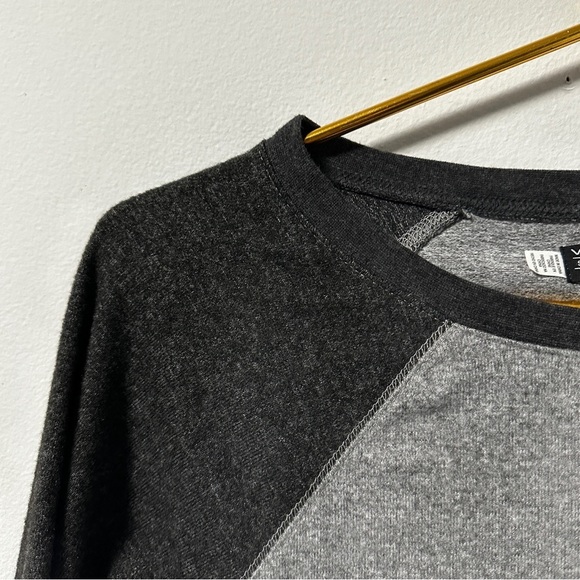 Volcom Radical Days Gray Raglan Fleece Sweatshirt Women’s Size XS Sporty Skater - Picture 6 of 14